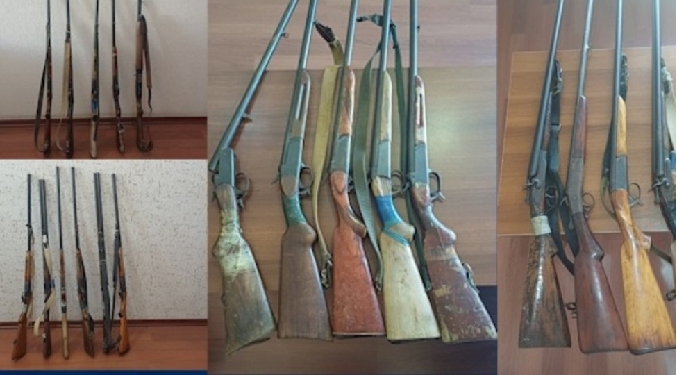 yevlax-sakinlerinden-qanunsuz-silahlar-ashkarlanaraq-goturulub