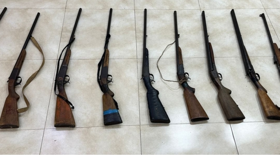 agcabedi-sakinleri-10-eded-tufengi-polise-konullu-tehvil-veribler