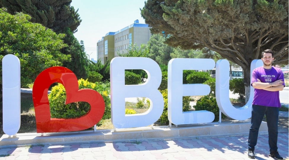 bmu-mezunu-rusiya-neqliyyat-universitetinin-elan-etdiyi-teqaud-proqraminin-qalibi-olub