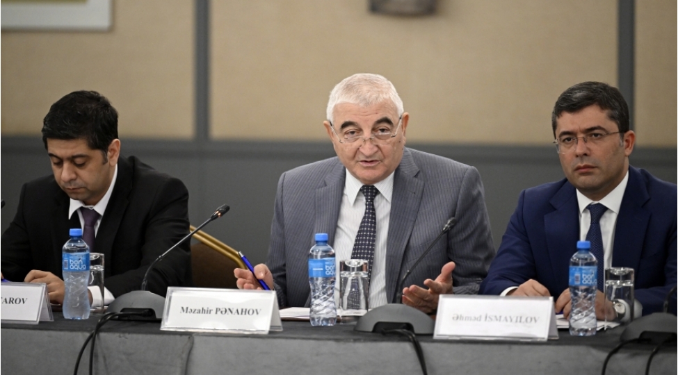 media-subyektlerinin-milli-meclise-sechkilerde-fealiyyetinin-esaslarina-hesr-olunan-mushavire-kechirilib