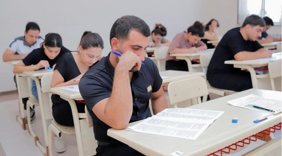 naxchivanda-dovlet-qullugunda-fealiyyetin-davam-etdirilmesi-uzre-test-imtahani-kechirilib