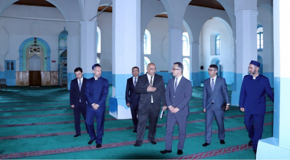ramin-memmedov-zaqatala-ve-qebelede-mescidlerin-fealiyyeti-ile-tanish-olub