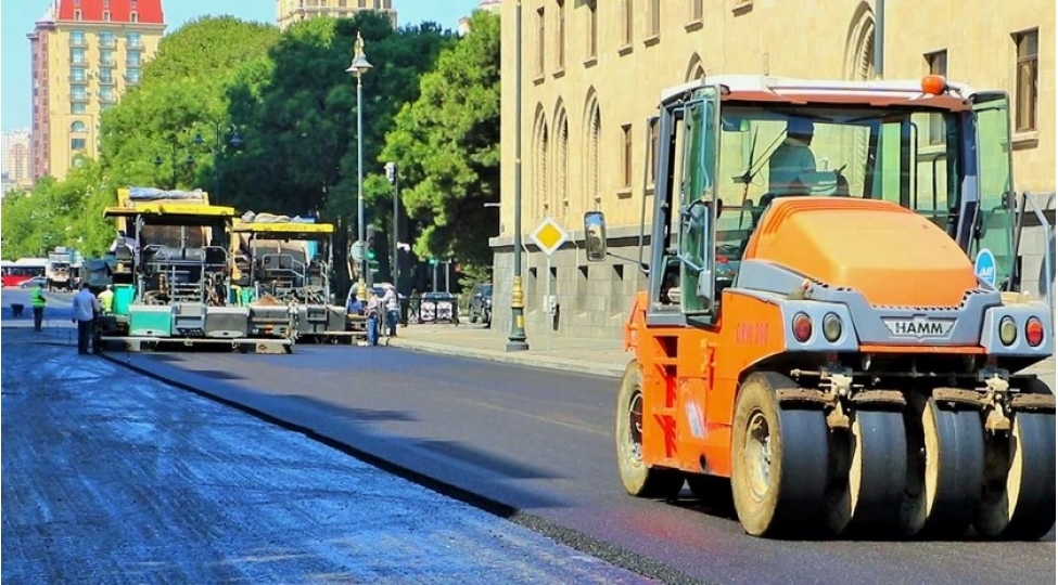 bakinin-28-may-kuchesinde-temir-ishleri-aparilir-video