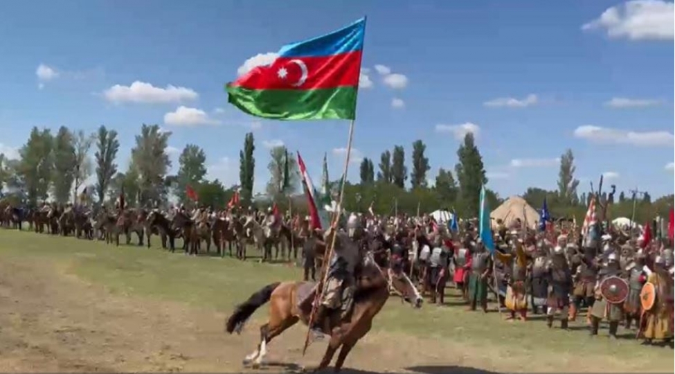 macaristanda-kechirilen-hun-turk-qurultayi-basha-chatib