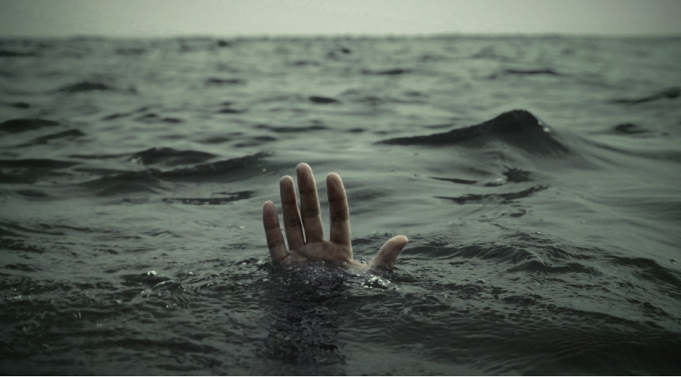 pirshagida-27-yashli-oglan-denizde-batib-yenilenibvideo