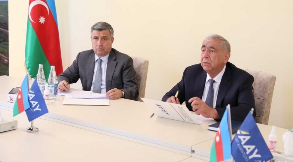 saleh-memmedov-ismayilli-ve-agsu-rayonlarindan-olan-vetendashlari-qebul-edib