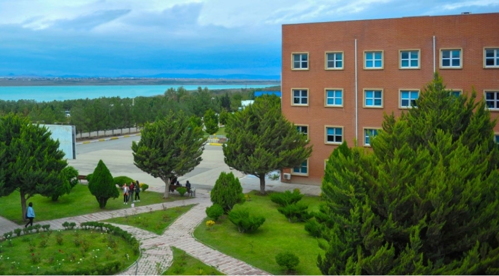bu-il-bmu-ya-qebul-olanlarin-sayi-iki-defe-artib