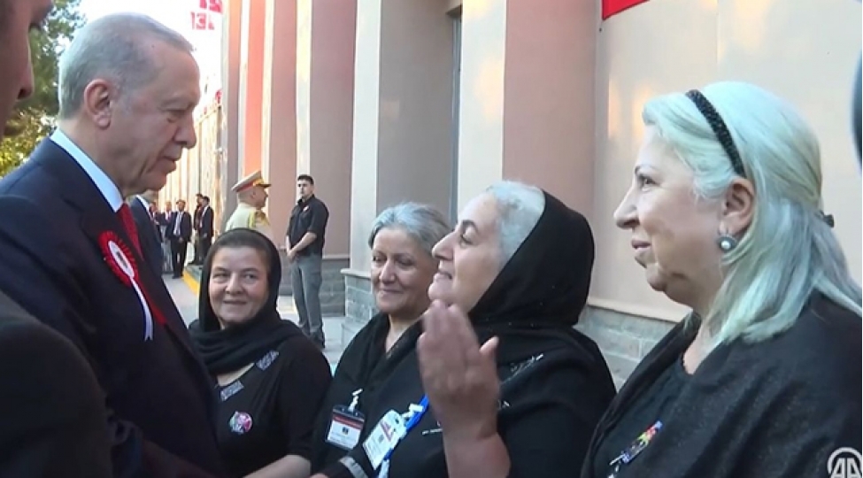 erdoganin-shehidlerimizin-aileleri-ilesemimi-sohbeti-video