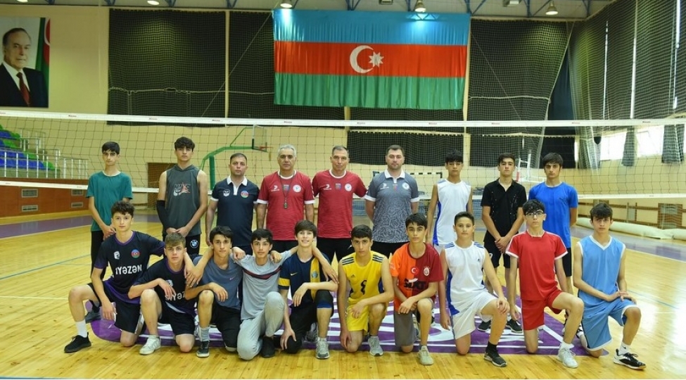 sumqayitda-yigma-komandalarin-formalashdirilmasi-uchun-sechme-xarakterli-voleybol-meshqleri-kechirilib