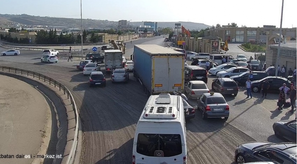 bu-yolda-avtomobillerin-hereketine-mehdudiyyet-tetbiq-edilib