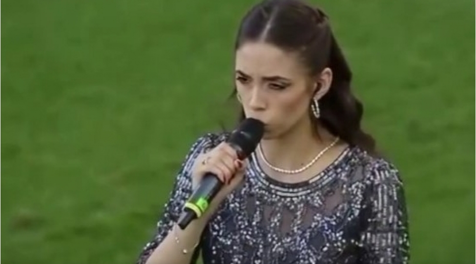 himnimizi-oxuyan-ecnebi-mugenni-islam-manafovun-gelini-imish-video