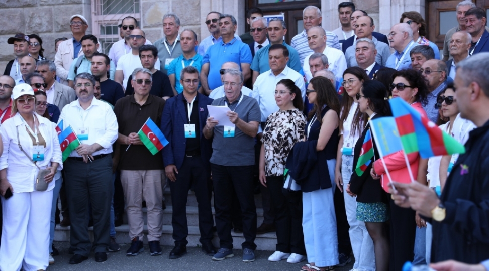 xaricde-yashayan-azerbaycanli-alimlerin-forumunun-ishtirakchilari-prezident-ilham-eliyeve-muraciet-unvanlayiblar