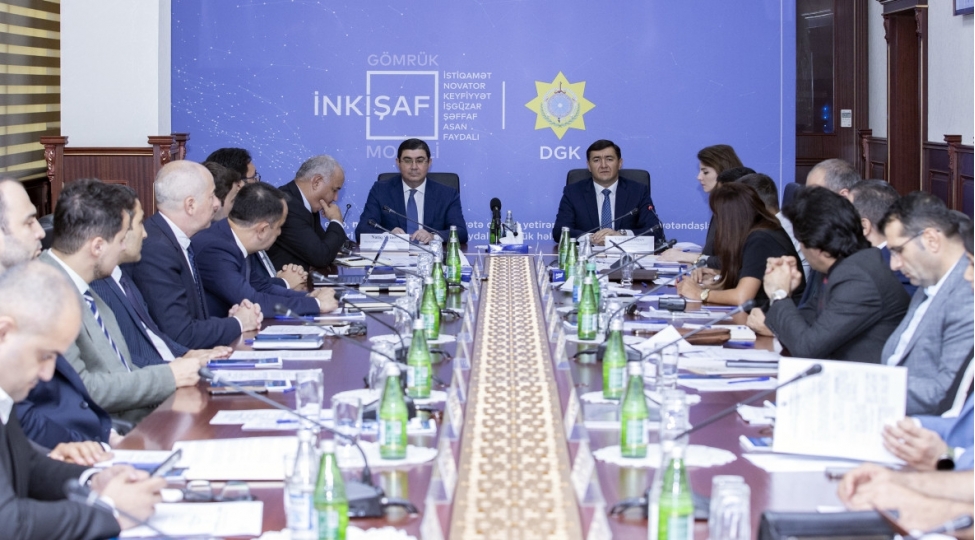 serhedde-ticaret-uzre-dovlet-xidmetlerinin-semereliliyinin-artirilmasi-altqrupunun-iclasi-kechirilib