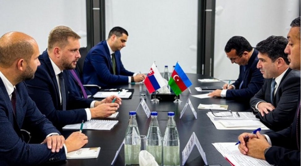 slovakiya-ve-azerbaycan-arasinda-enerji-sahesinde-emekdashliq-meseleleri-muzakire-edilib