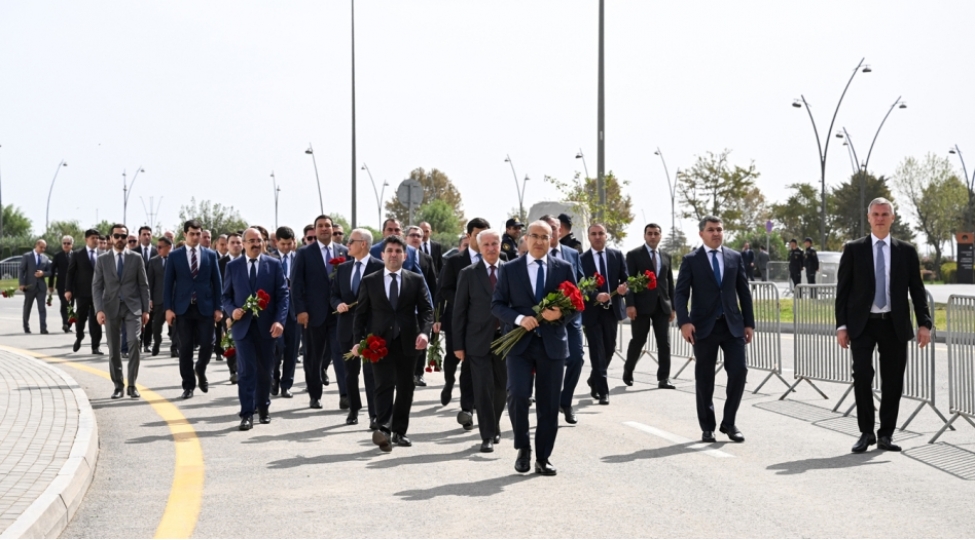 iqtisadiyyat-nazirliyinin-kollektivi-zefer-parkinda-olub
