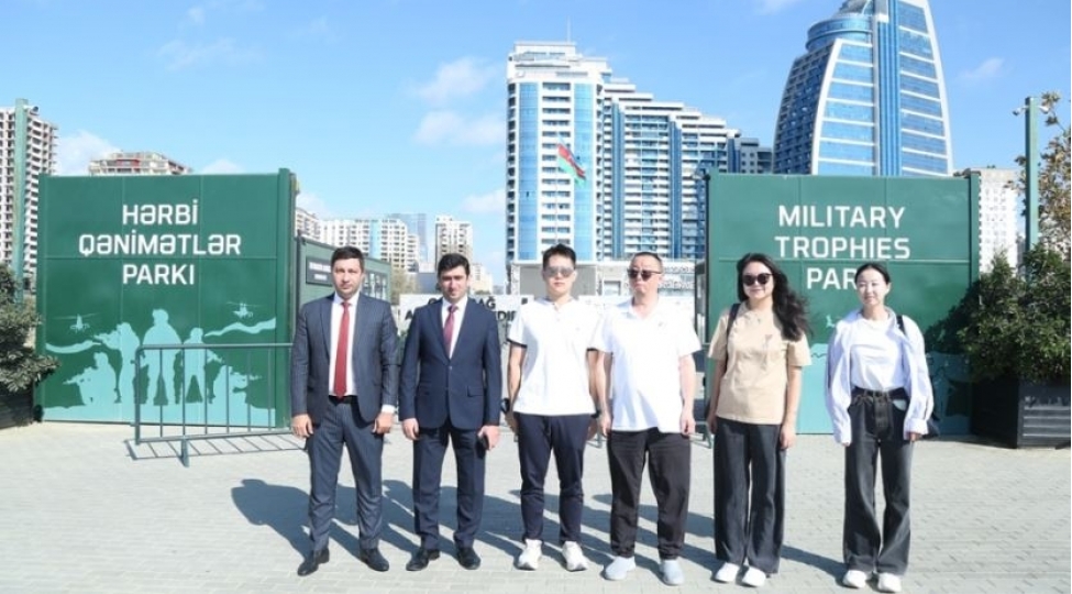 chinli-alimler-herbi-qenimetler-parkini-ve-qobustan-milli-tarix-bedii-qorugunu-ziyaret-edibler