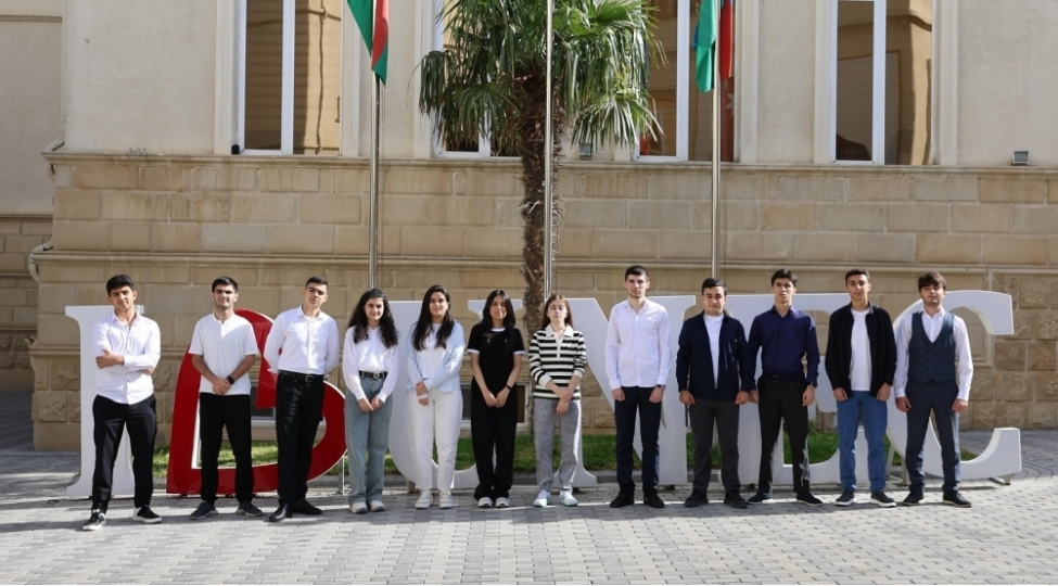 bu-il-unec-e-12-nefer-prezident-teqaudchusu-qebul-olub