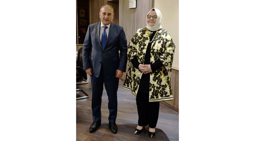 tahir-budaqovla-zehra-zumrut-selchuk-arasinda-gorush-kechirilib