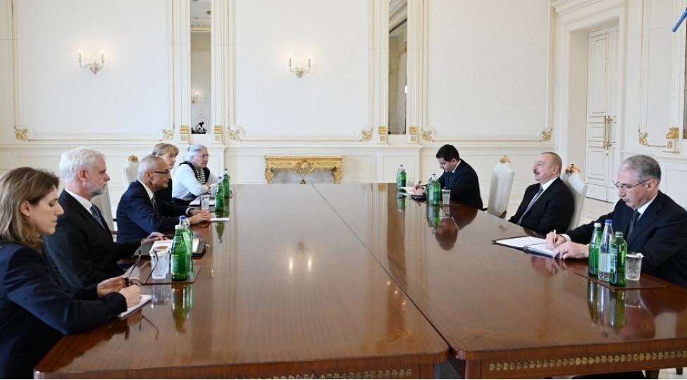 prezident-ilham-eliyev-absh-prezidentinin-beynelxalq-iqlim-siyaseti-uzre-bash-mushavirini-qebul-edib