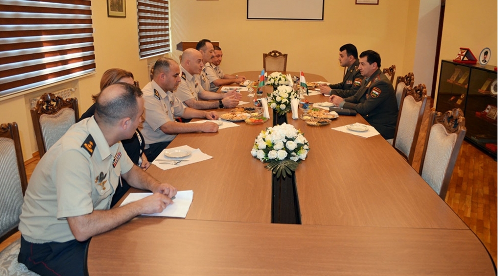 tacikistan-numayende-heyeti-herbi-institutu-ziyaret-edib-video