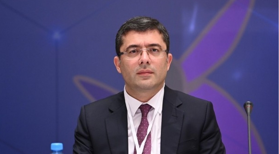 ehmed-ismayilov-medianin-yeni-formalashan-trendleri-ozu-ile-birlikde-texnoloji-tehdidlere-de-sebeb-olur