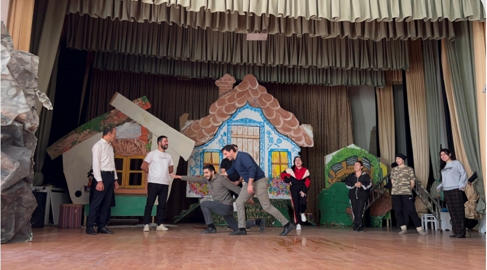 peshekar-teatr-dersleri-layihesi-cherchivesinde-ilk-telim-qusar-dovlet-lezgi-dram-teatrinda-teshkil-edilib