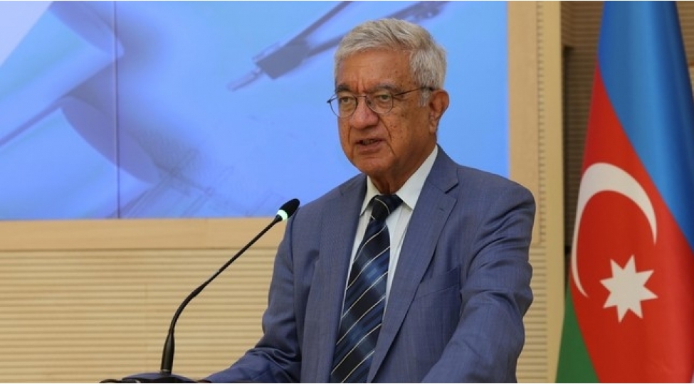 hafiz-pashayev-ada-universitetinin-sheki-kampusu-italiya-azerbaycan-munasibetlerine-novbeti-tohfedir