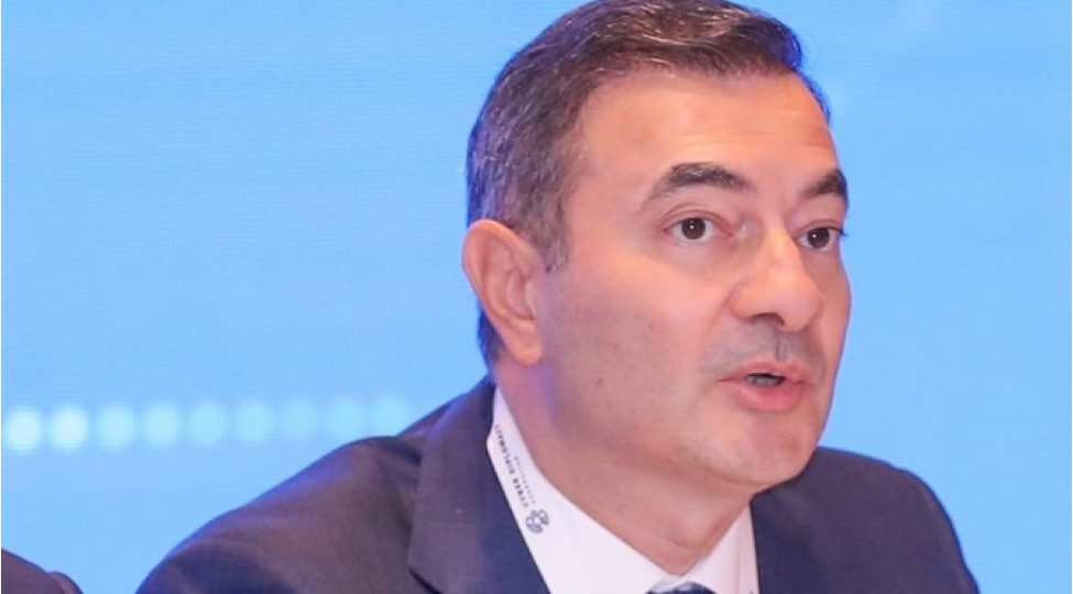 ilqar-musayev-reqemsal-dovr-ozu-ile-yeni-fursetlerle-yanashi-hem-de-yeni-chagirishlar-ve-problemler-getirir