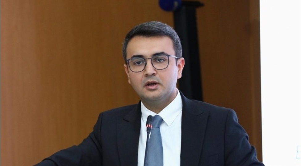revan-hesenov-insanlar-dini-kitablara-deyil-internet-resurslarina-uz-tuturlar