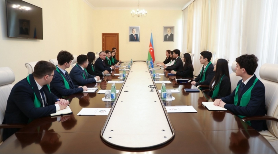 azerbaycan-ushaqlarinin-vi-umumrespublika-forum-ishtirakchilari-ile-gorush-kechirilib