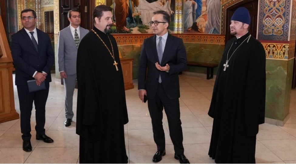 dini-komitenin-sedri-muqeddes-meryemin-movludu-kilsesinin-fealiyyeti-ile-tanish-olub