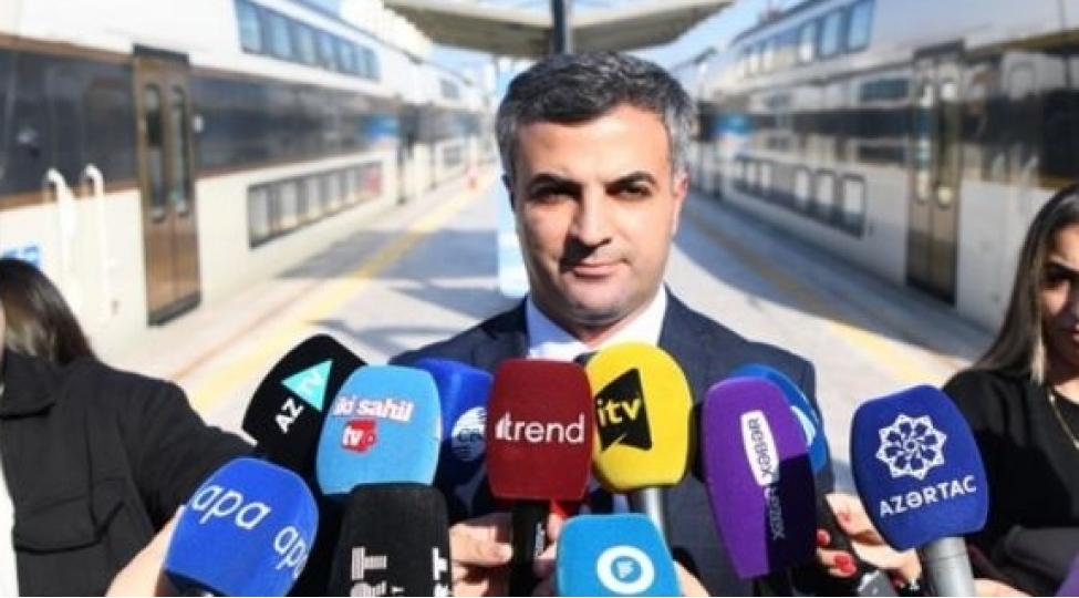 azer-ferecov-cop29zamani-demir-yollarindan-gundelik-5-minedek-elave-sernishin-istifade-ede-biler