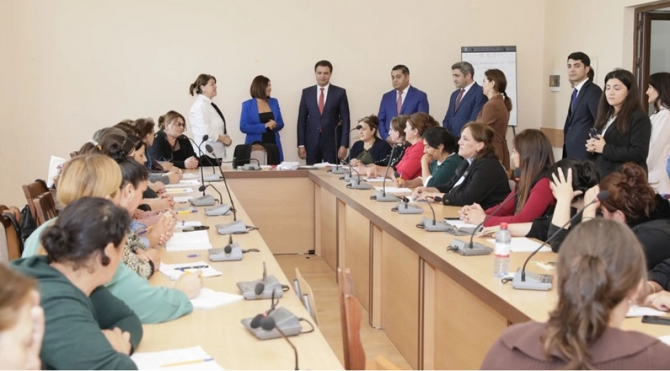 meshgulluq-agentliyinin-gonderishi-esasinda-50-nefer-qarabag-universitetinde-ishle-temin-edilib