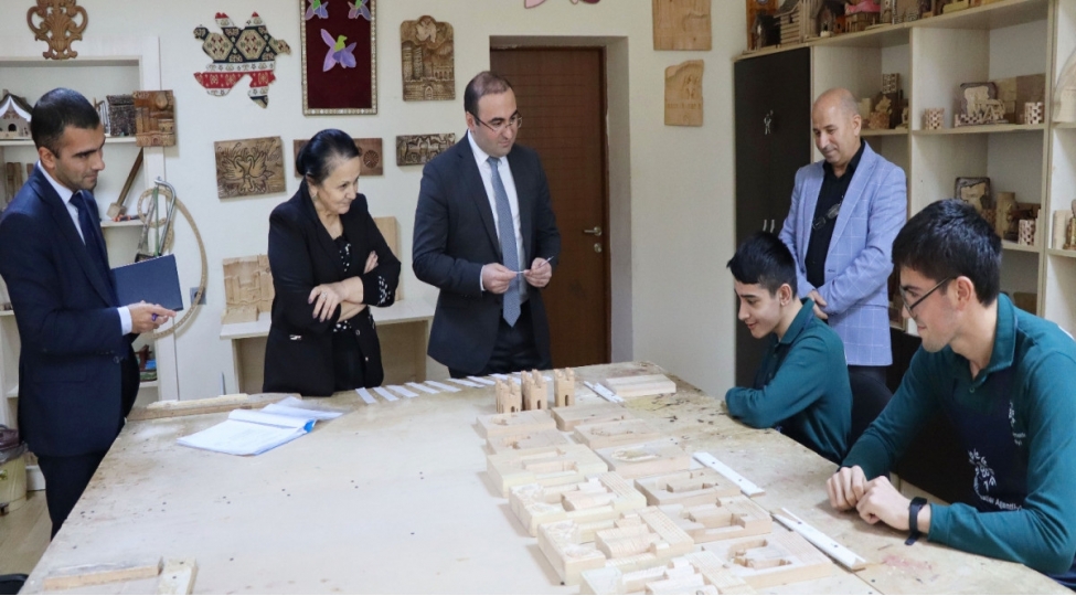 peshe-emek-reabilitasiyasina-celb-edilen-genclere-shehadetnameler-teqdim-edilib