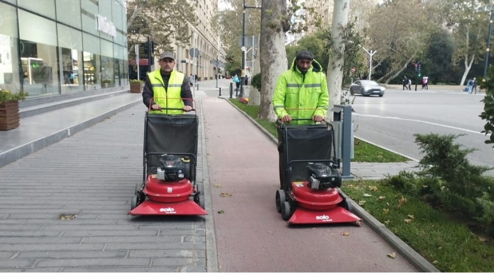 bakida-kuche-ve-parklari-temizlemek-uchun-yeni-tozsoranlar-getirilib