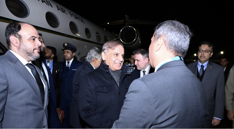pakistanin-bash-naziri-azerbaycanda-seferdedir