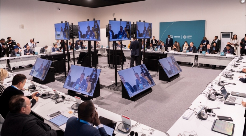 bakida-karbonsuzlashdirma-qida-sistemlerinin-uygunlashdirilmasi-ve-tebietin-berpasi-15c-yolunda-movzusunda-muzakireler-aparilib