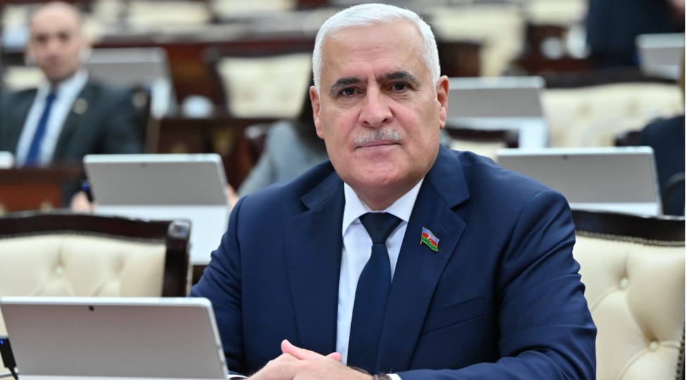 vuqar-rehimzade-azerbaycan-diline-dovlet-dili-statusunun-verilmesi-umummilli-liderin-xalq-qarshisinda-en-boyuk-tarixi-xidmetlerinden-biridir