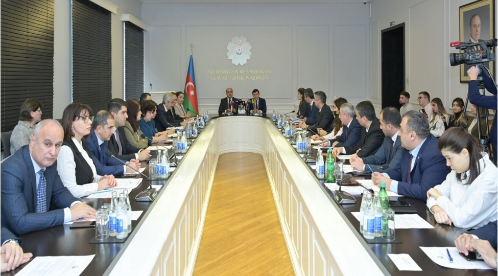 elm-ve-tehsil-nazirliyinde-muzakire