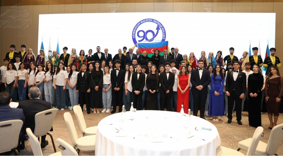 unec-nezdinde-maliyye-iqtisad-kollecinin-90-illik-yubileyi-kechirilib