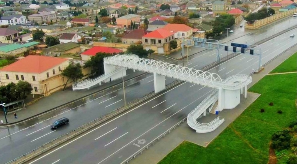 bakida-daha-bir-erazide-yeni-yerustu-piyada-kechidi-insha-edilib
