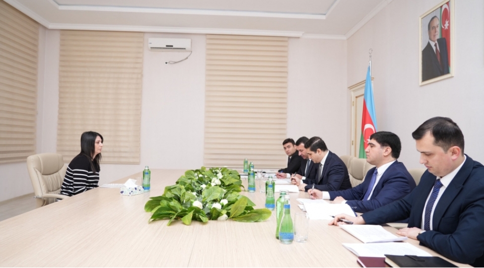 edliyye-naziri-agdamda-vetendashlarin-muracietini-dinleyib