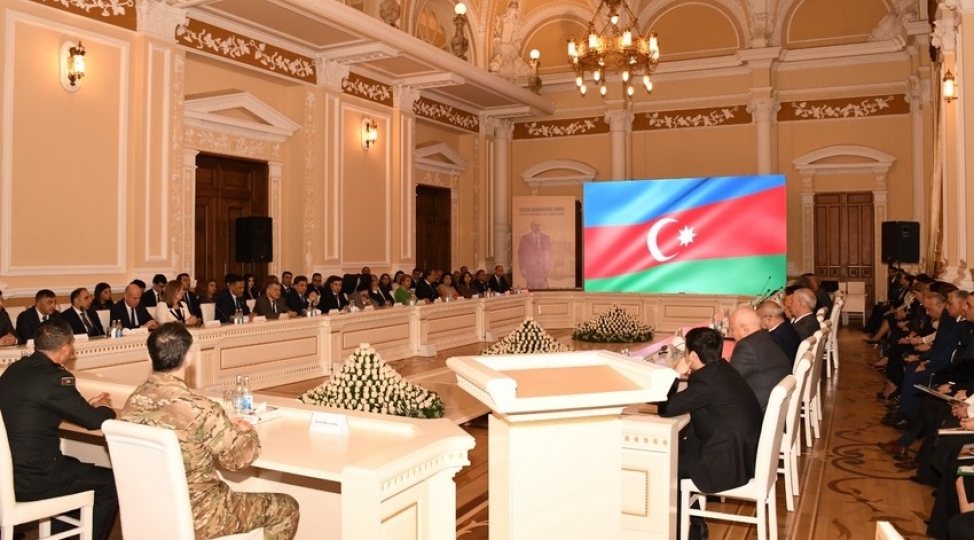 bshih-de-veten-muharibesine-dair-kitabin-teqdimati-olub