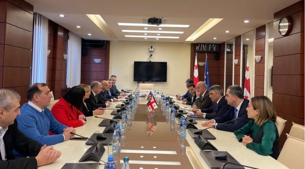 azerbaycan-ve-gurcustan-arasinda-mehkeme-huquq-sahesinde-emekdashliq-muzakire-edilib