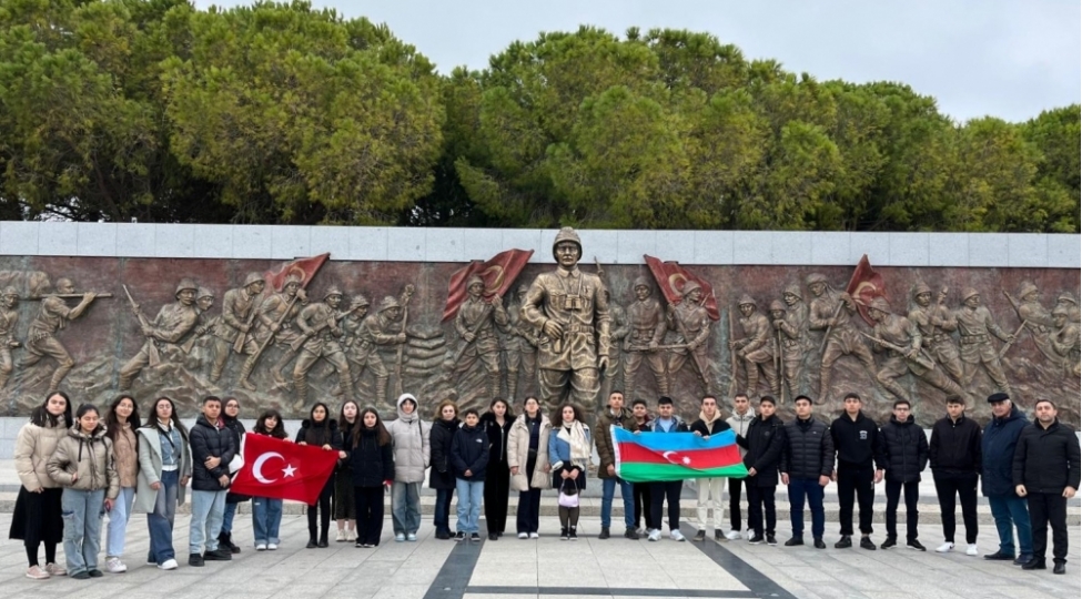 azerbaycan-ve-turkiye-mekteblileri-chanaqqalaya-sefer-edib