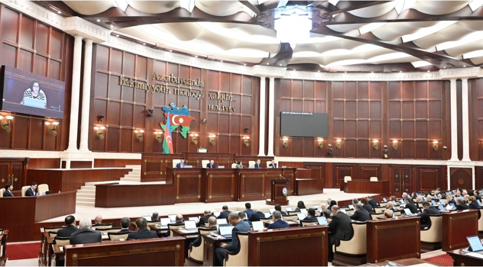 diplomatik-pasportelde-edecek-subyektlerin-dairesinin-genishlendirilmesi-ilk-oxunushda-qebul-edilib
