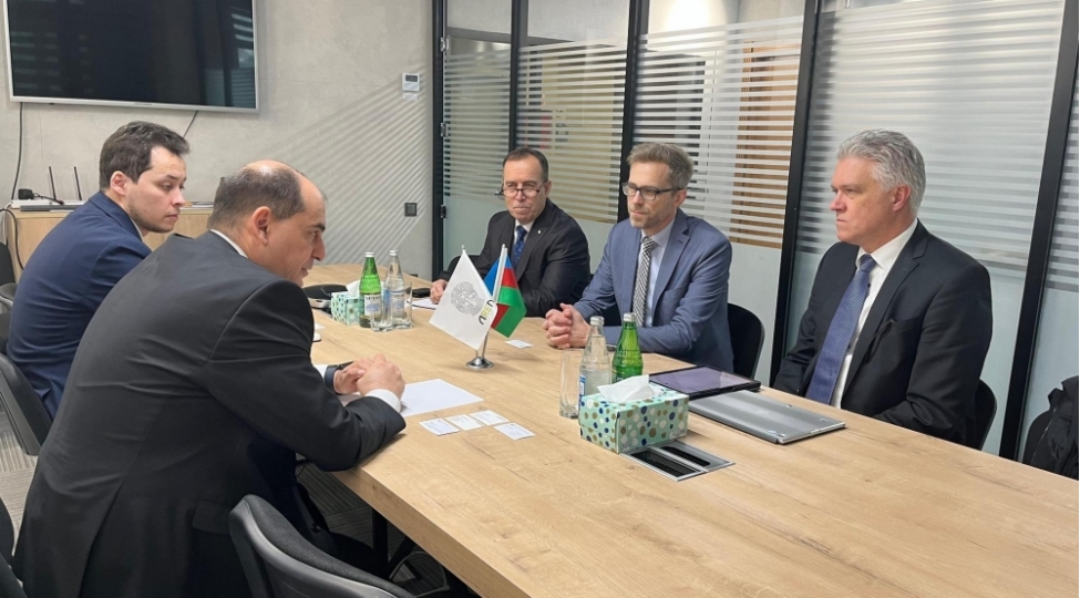 xezerde-kulek-enerji-layihelerinde-emekdashliq-muzakire-edilib