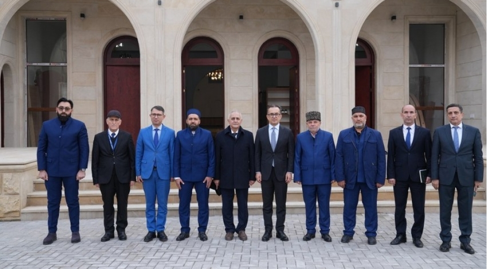 dovlet-komitesinin-sedri-mingechevir-ve-yevlaxda-mescidleri-ziyaret-edib
