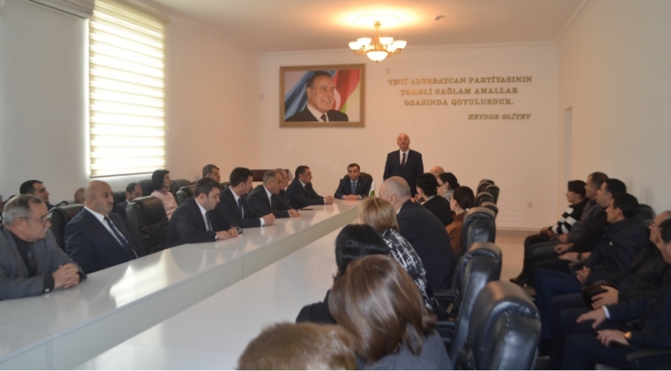 mingechevirde-ebediyashar-lider-movzusunda-deyirmi-masa-kechirilib-foto