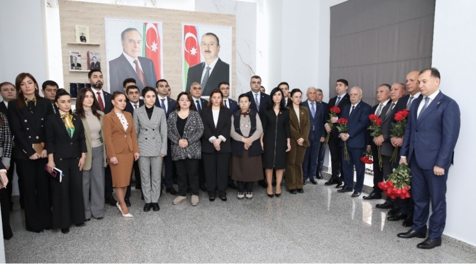ahik-de-ulu-onder-heyder-eliyevin-eziz-xatiresi-ehtiramla-anilib